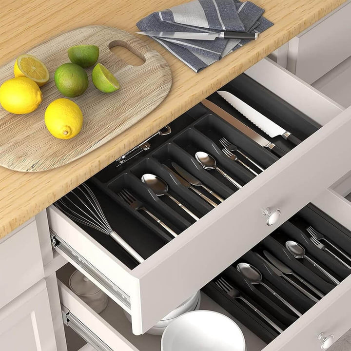 Expandable drawer organizer for utensils or cosmetics