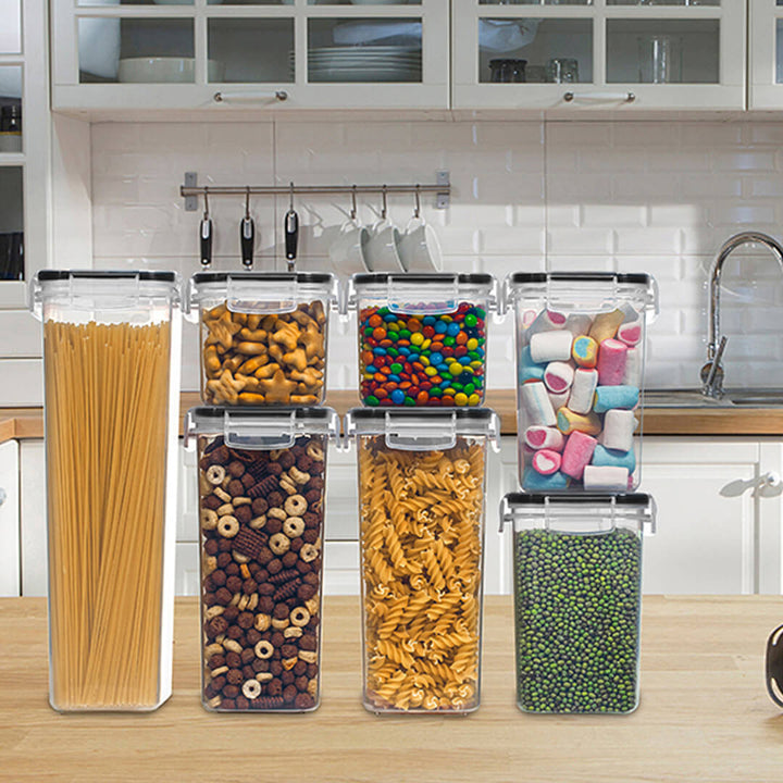 Clear plastic food storage container set for dry foods