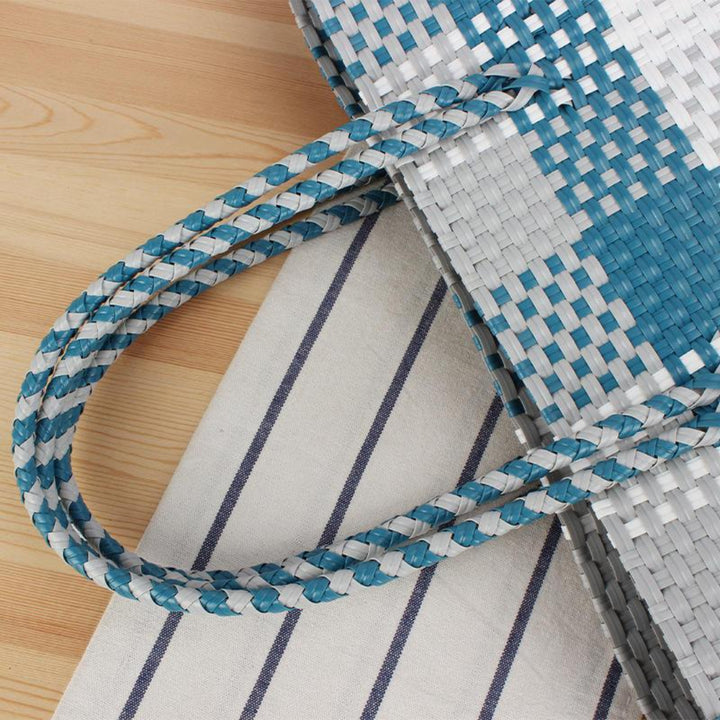 Waterproof Straw Shoulder Bag – Beach & Picnic