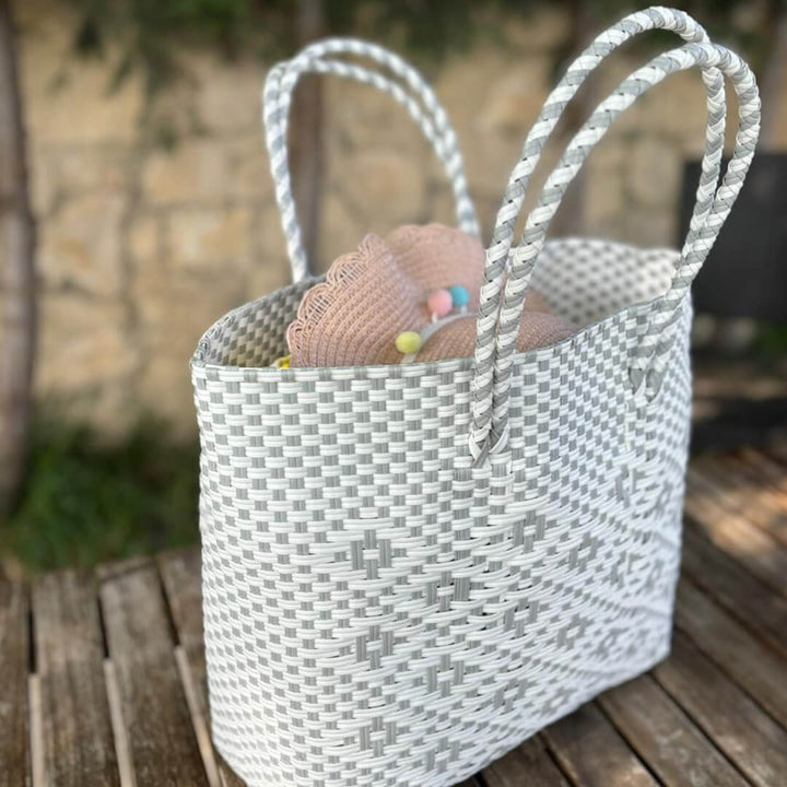 Waterproof Straw Shoulder Bag – Beach & Picnic